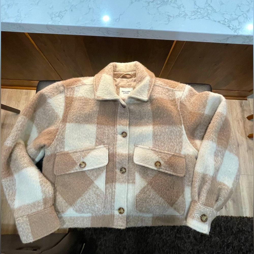 Abercrombie & Fitch-Short wool blend cream and tan coat.